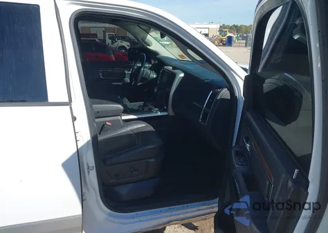 2015 Ram 1500 Laramie из США, поврежденный, VIN 1C6RR7NM1FS730571